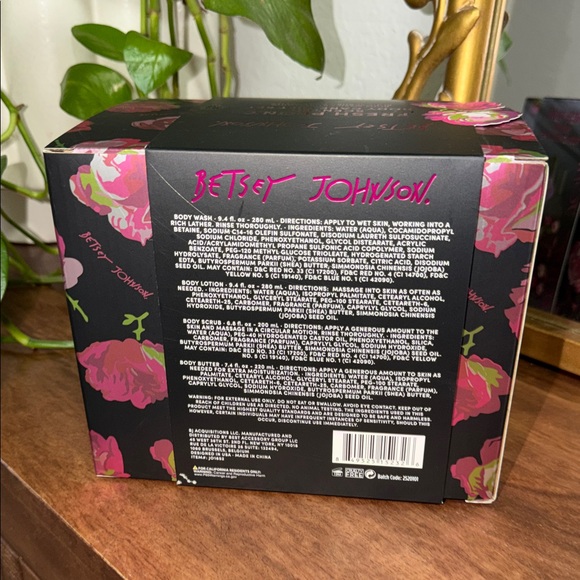 Betsey Johnson Fresh Peony Body Care Gift Set - Pink and Black - Picture 5 of 5